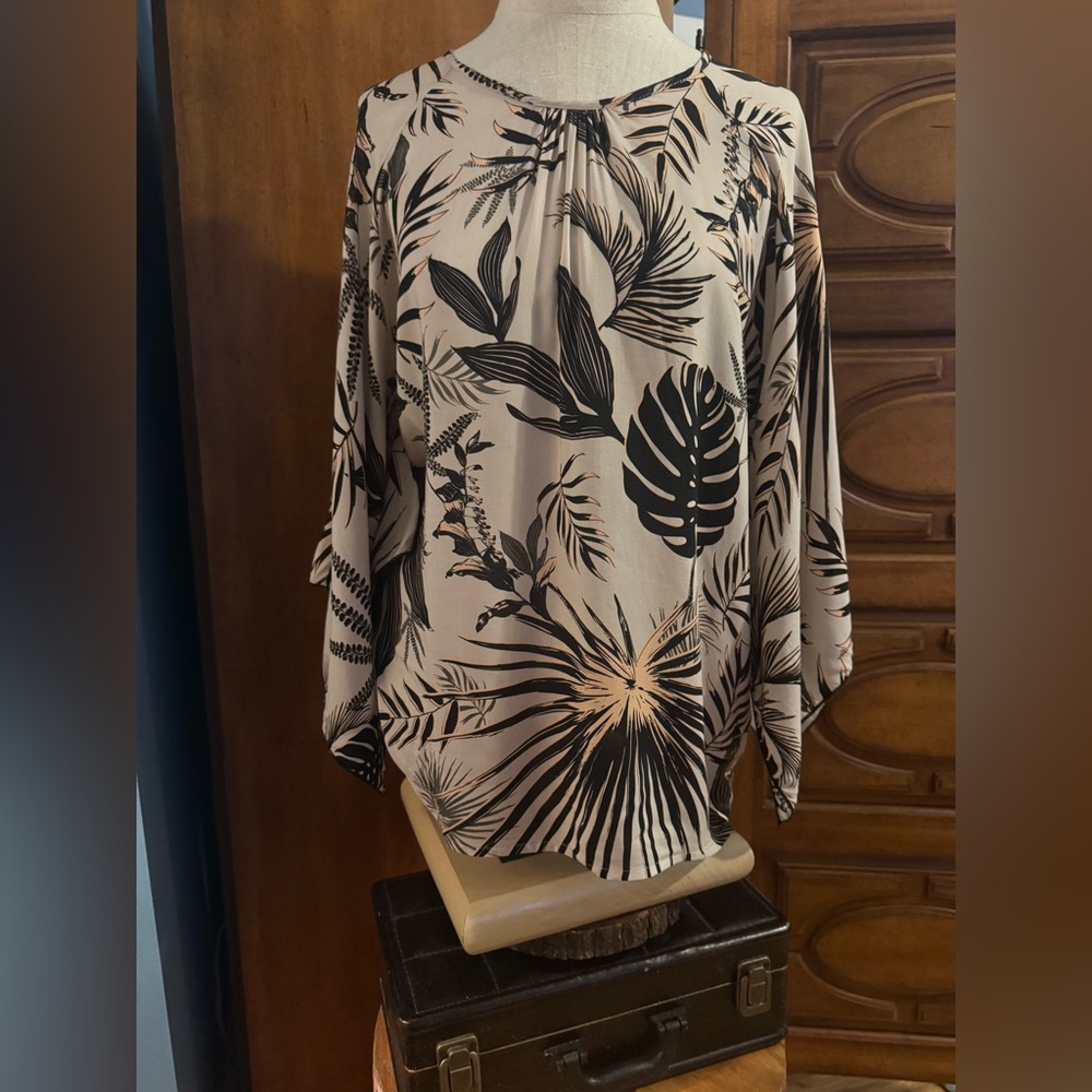 Stark X Elegant Black and Cream Leaf Print Women's Blouse